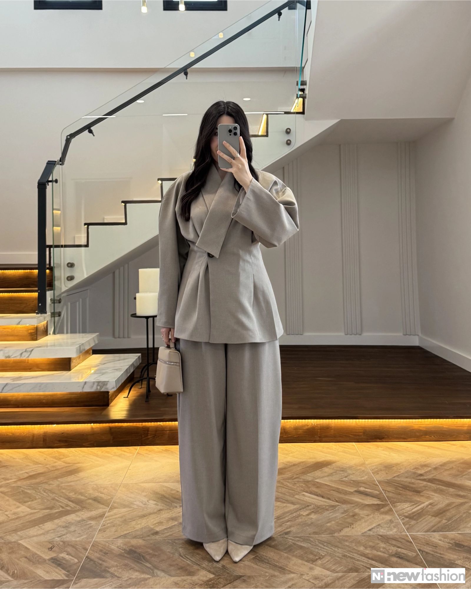 أنسومبل بيج رملي أنيق: إطلالة عصرية تخطف الأنظار!